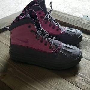Nike kids boots